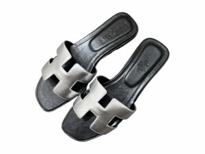Hermes Rep Slippers Metallic Black